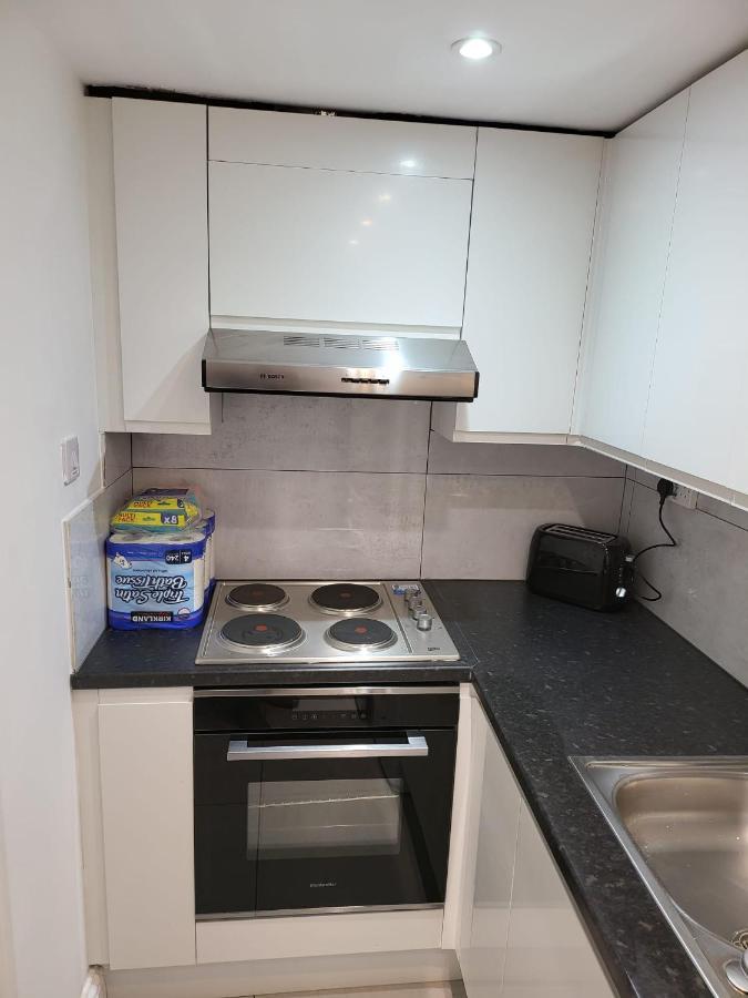 Fancy Basement Flat A Appartement Londen Buitenkant foto