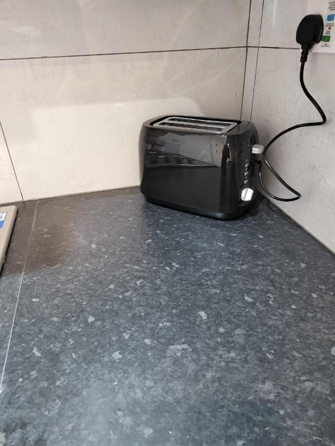 Fancy Basement Flat A Appartement Londen Buitenkant foto